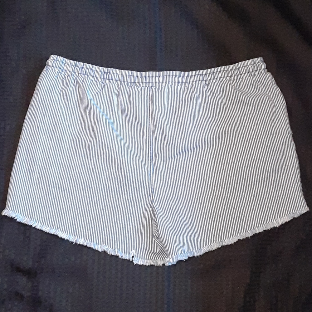 Wild Fable Shorts - Picture 2 of 4